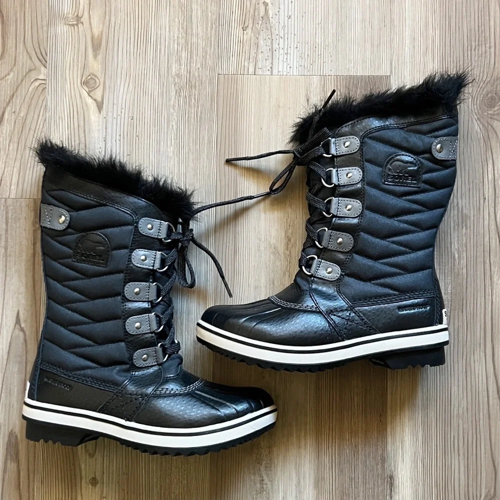 NWOT Sorel Kid's Tofino II Tall Hiking Boots with Faux Fur-Trim Black Quarry